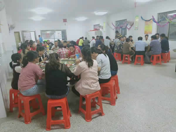 新聞=江蘇綠地成功舉辦“增活力、促和諧”主題運動(dòng)會(huì )和召開(kāi)績(jì)效考核總結大會(huì )10.jpg